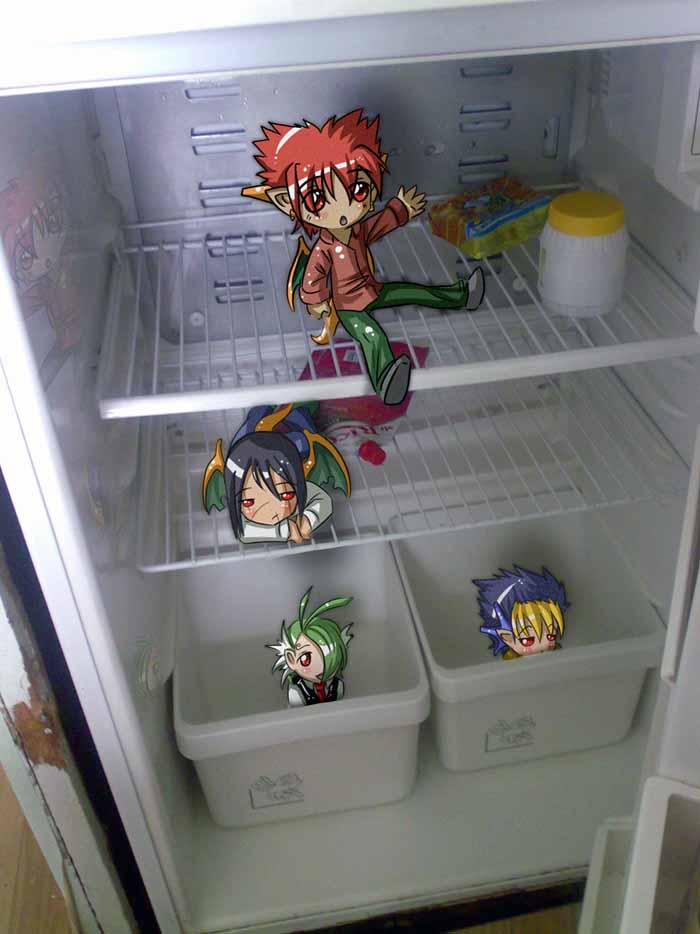 Полупустой Холодильник.